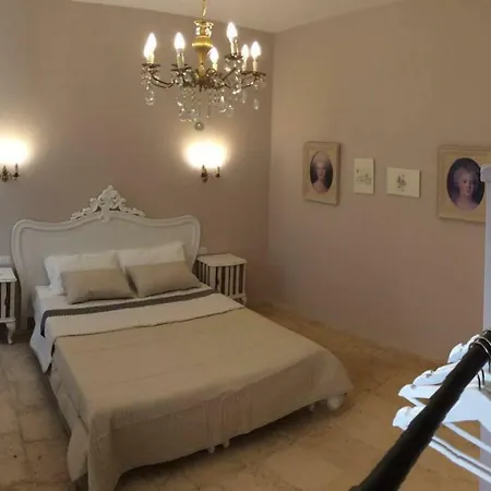 Πανσιόν La Dolce Vite 3*